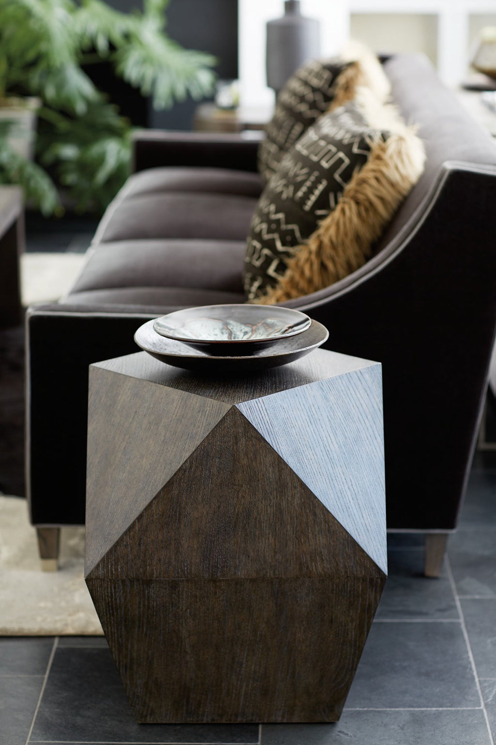 LINEA SIDE TABLE